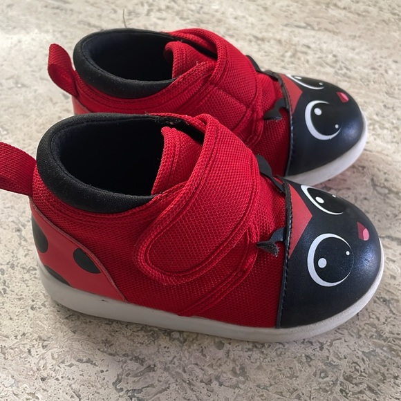 Ikiki ladybug shoes 7 toddler - Picture 2 of 10